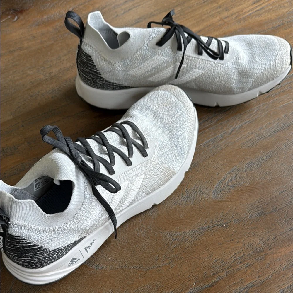 Men’s Adidas TERREX Gray and Black Athletic Shoes - Size 11 - Picture 4 of 9